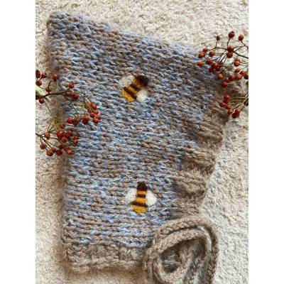 Pixie Mütze Baby Bonnet 1–2 Jahre | Wollmütze KU 45–48 cm | Gefilzte Bienen  | Handgestrickte Kindermütze | Waldlook