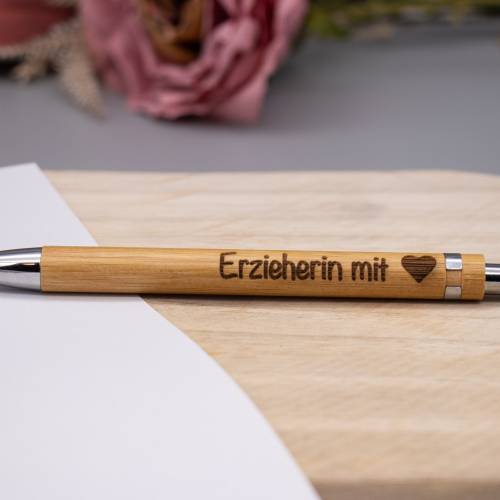 Bambus-Kugelschreiber – Erzieherin oder Lehrerin mit Herz