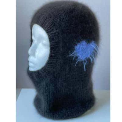 Luxus Balaclava aus 100% Cashmere – Handgestrickte Sturmhaube mit Herz Einzelstück