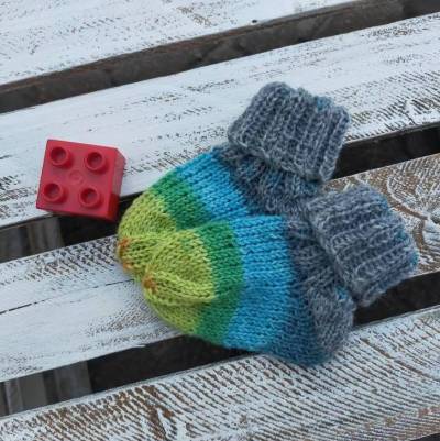 Handgestrickte Babysocken / Söckchen *Deichgrün* Fußlänge ca.9cm, Gr. 15