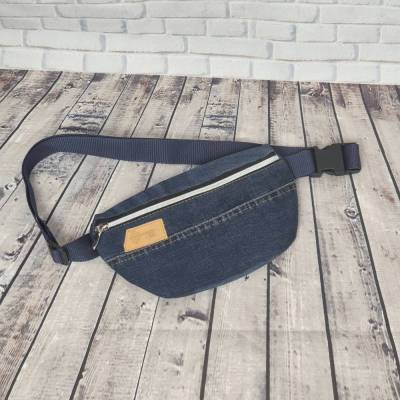 Kleine Jeans Upcycling Bauchtasche, Gürteltasche, Umhängetasche aus Jeans – nachhaltig & handgemacht