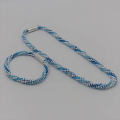 Schmuckset gehäkelt, blau türkis weiß, Kette + Armband, 47 + 22 cm, Glasperlen, Schmuck, Unikat