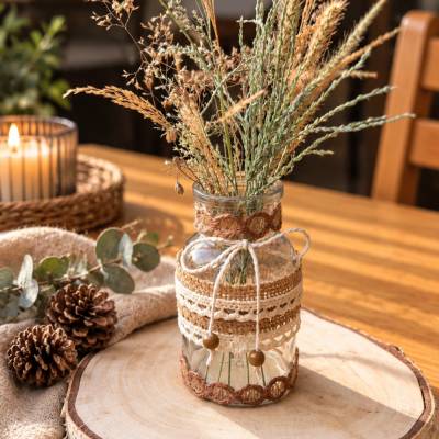 Handgefertigte Glasvase im Boho-Stil | Kleine Vase mit Holzperlen | Naturdeko | Tischdeko | Geschenkidee