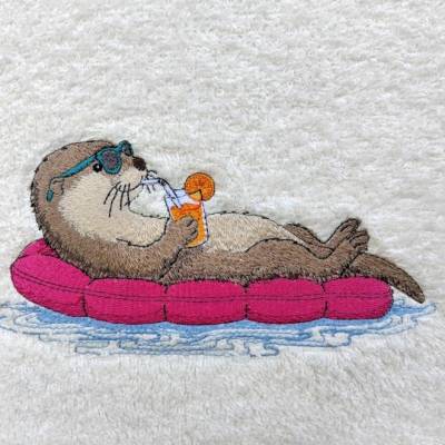 Stickdatei Otter schwimmend 12-14x18cm – Cooles Vollstickmotiv mit Urlaubsfeeling