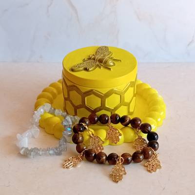 ​Geschenkset Bienen Dose & 2 Edelsteinarmbänder | Tigerauge & Labradorit | Hamsa Charms Gelb