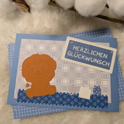 Glückwunsch-Karte zum Geburtstag mit einem Löwen