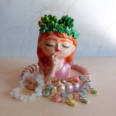 Geschenkset Sukkulenten Figur Ronja & 2 Armbänder | Bergkristall & Bunte Jade | Herz Charms