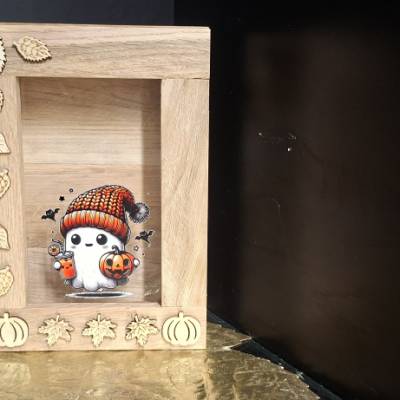 Deko - Holzbox für LED - Lichterketten - kleiner dünner Geist -