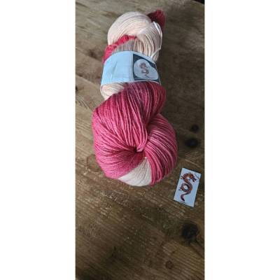 Handgefärbte Merino-Sockenwolle Nr. 29/26 – 420m/100g – Dunkelpink & Creme
