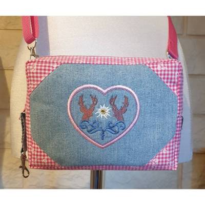Gürteltasche, Bumbag, Crossbody bag, bestickter Jeansstoff , Landhausmode , Oktoberfest,  Design Doro Thomalla #1086