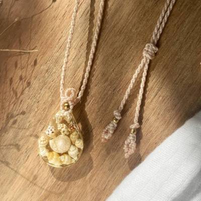Makramee Kette mit Muschel Anhänger | Handgemachte Muschel Halskette | Festival Schmuck | Geschenk für Meeresliebhaber