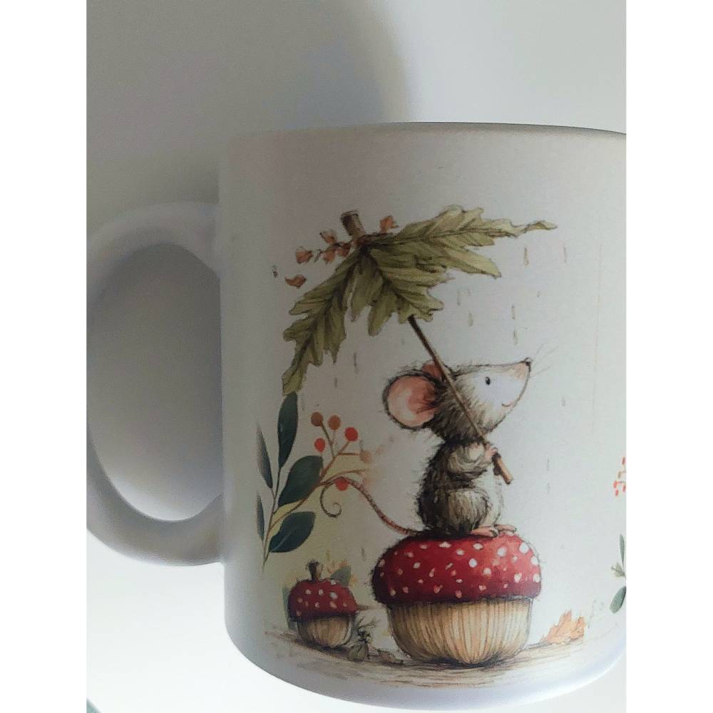 Keramiktasse seidenmatt mit Mäusen und Schirmchen Bild 1