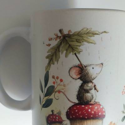 Keramiktasse seidenmatt mit Mäusen und Schirmchen