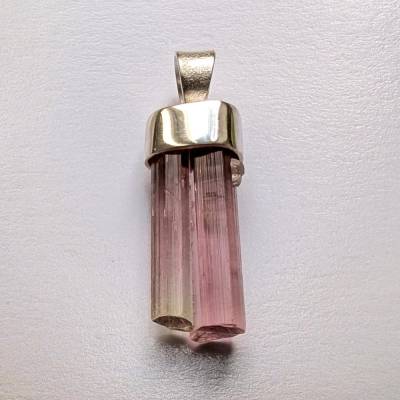 Rosagrüner (Bicolor) Turmalin Kristall Anhänger mit Silber