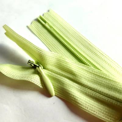 Reißverschluss Lindgrün 20cm, 45cm oder 65cm unteilbar nahtverdeckt Nylon YKK