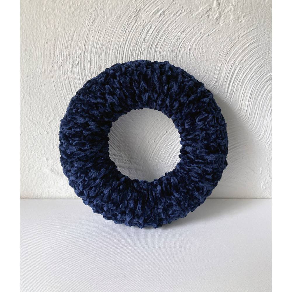 Wolle Samt Deko-Kranz Blue Velvet gehäkelt Dunkelblau Türkranz Unikat