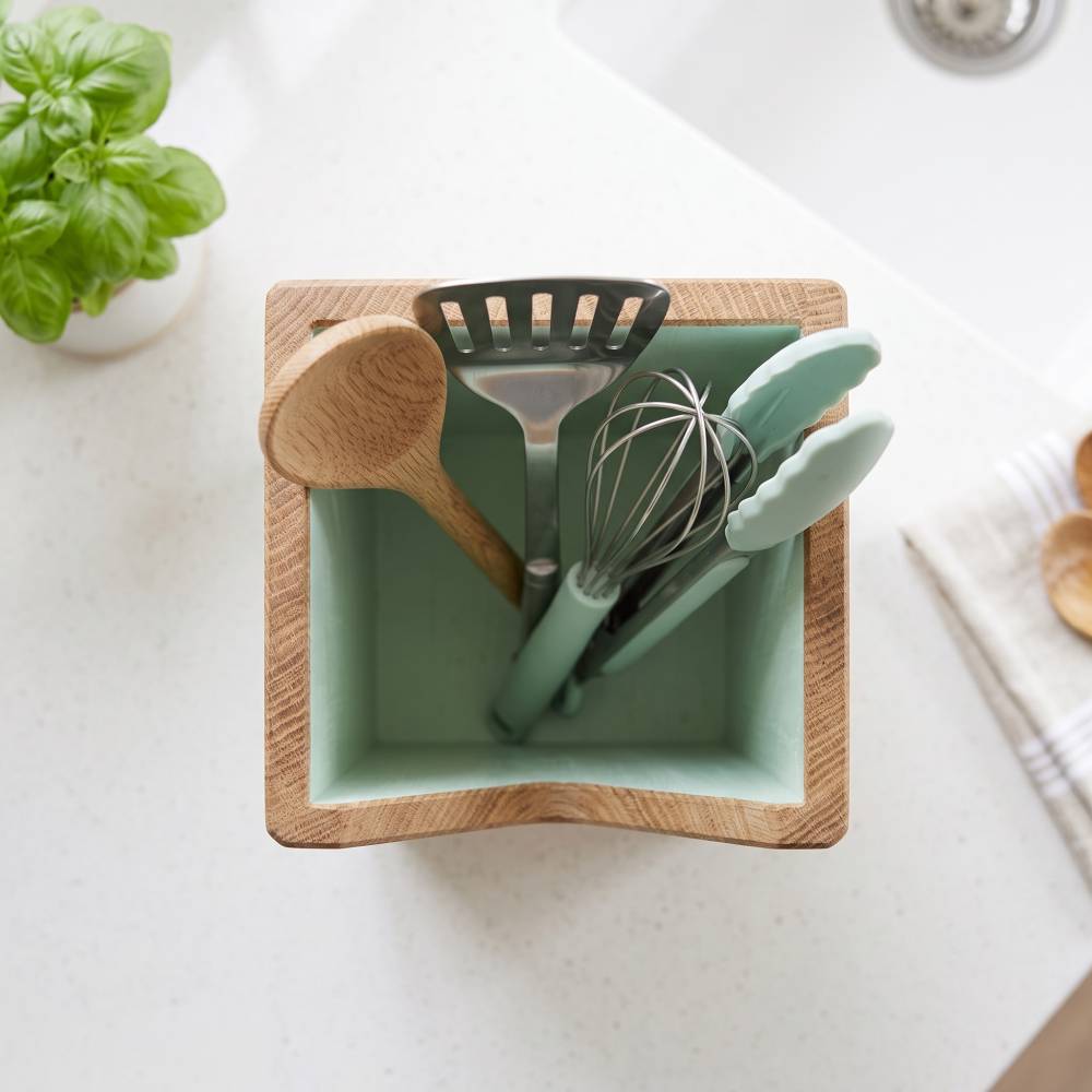 Utensilienhalter aus Eiche mit Farbakzent | Moderner Kochlöffelhalter 19 cm hoch