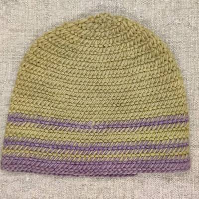 Mütze (M, ca. 56-59 cm), nadelgebunden, pflanzlich gefärbt