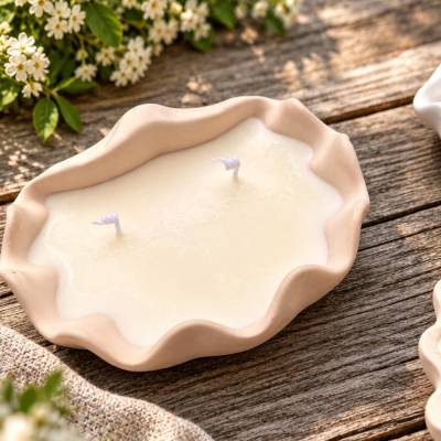 Handgemachte Kerzenschale mit 2 Dochten | Duftkerze aus Sojawachs | Dekokerze in Muschelschale | Geschenkidee | Boho Dek