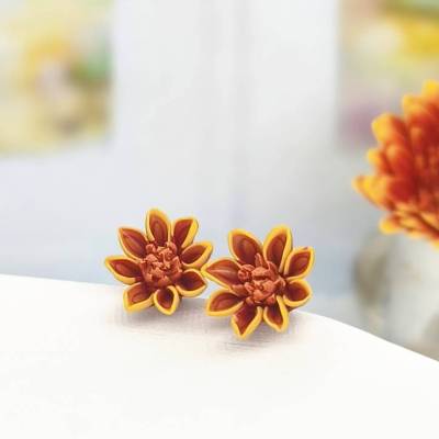Dahlien Ohrstecker aus Polymer Clay und Sterlingsilber, kleine Blumenohrringe