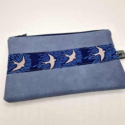Kosmetiktäschchen mit Schwalben blau