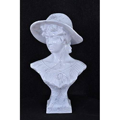 Büste einer Frau mit Hut. 61 cm
