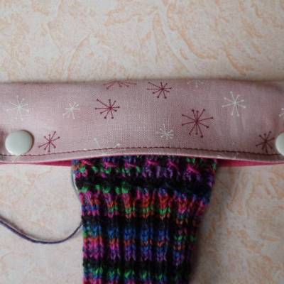Nadelsafe, needle safe, Nadelspiel Garage, Nadelspiel Safe, Nadeltasche für 15cm lange Socken-Nadeln