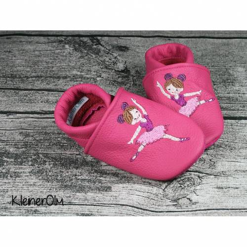 Krabbelpuschen aus Leder mit Ballerina Tänzerin und Namen ab Gr. 18/19 - Lederpuschen