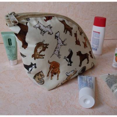 besondere halbrunde Kosmetiktasche,  Utensilo, Kulturbeutel, Make-up Tasche mit Reißverschluß,