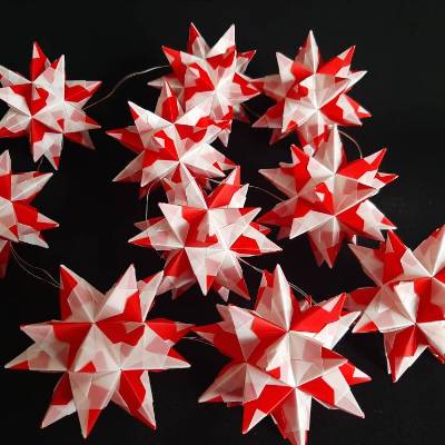 Origami Bastelset Bascetta 10 Sterne transparent/rot 5,0 cm x 5,0 cm