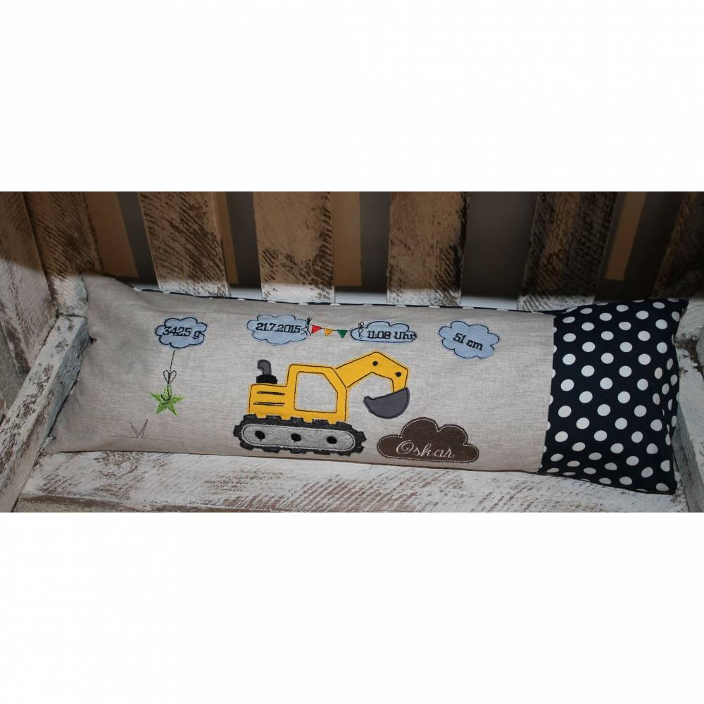 Geburtskissen bestickt mit Echtmaßen Bild 3