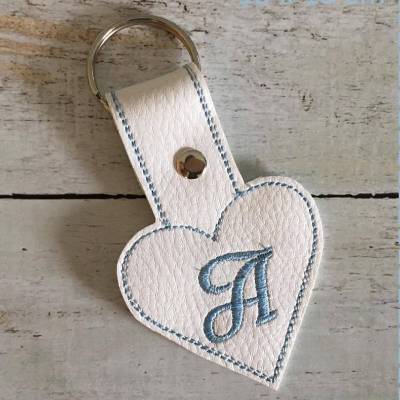 Schlüsselanhänger ITH  Herz ABC 13x18 cm
