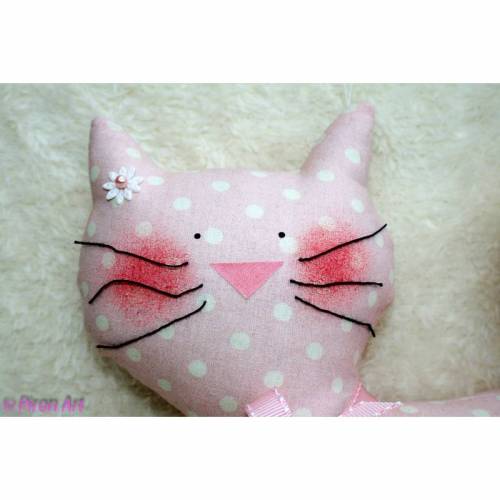 Zauberhaftes Kätzchen  rosa / weiß-gepunkt.