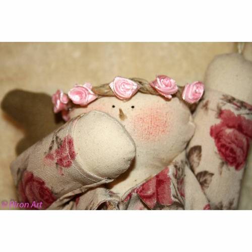 Putziger Schneemann-Engel  mit Pyjama / Rosen