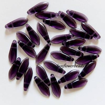 30 Glasdagger mit zwei Fädellöchern, tanzanite, dunkles lila