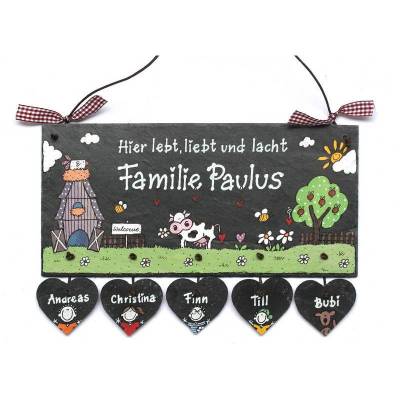 Personalisiertes Schiefertürschild Bauernhof – Handgemachtes Familienschild mit Wunschname & Herzanhängern