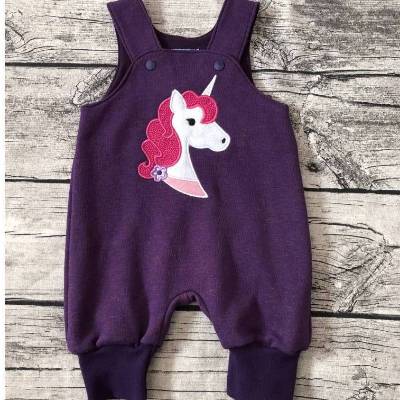 Süße Latzhose / Strampelhose gr.56 lila meliert Einhorn