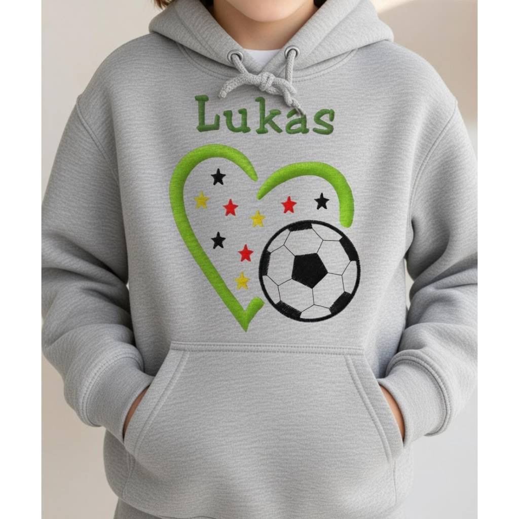 Stickdatei Fussball im Herz  Applikation in 4 Größen  517 Maschinenstickerei Bild 1