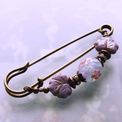 große Bronze Kiltnadel  Blüten Perle Lila Violett und böhmischen Glas Ahorn Blättern N-7-AB-8