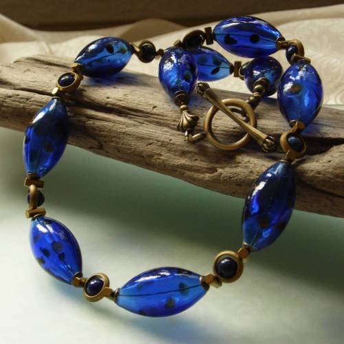 Lapislazuli und Glasperlen Kette mit großen mundgeblasenen Hohlperlen