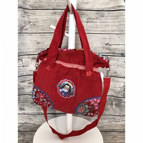 ausgefallene Handtasche Rot aus Cordstoff – Siebenschön Design mit Stickmotiv & Blumen