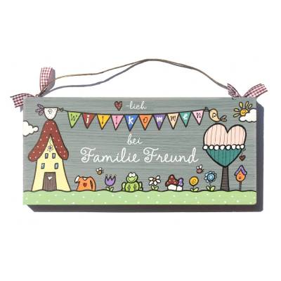 Personalisiertes Türschild aus Holz für Familien – Wetterfestes Familienschild mit Name, individuelles Willkommensschild mit Wimpelkette, buntes Haustürschild für den Eingang, persönliches Familiengeschenk