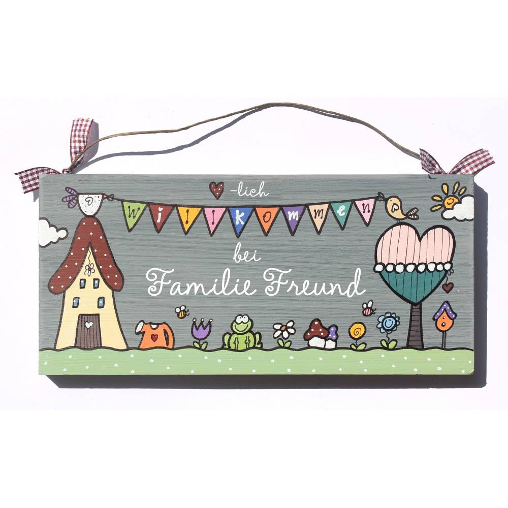 Personalisiertes Türschild aus Holz für Familien – Wetterfestes Familienschild mit Name, individuelles Willkommensschild mit Wimpelkette, buntes Haustürschild für den Eingang, persönliches Familiengeschenk Bild 2