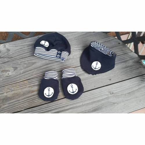 3 tlg.Set aus Babyhandschuhen, Mütze und Halstuch in den Größen 50/56 und 62/68 aus Sweat