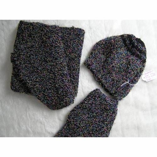 Mütze + langer Schal + Handschuhe - reine Handarbeit