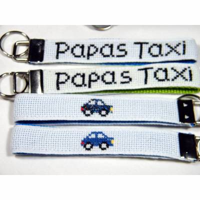 Schlüsselanhänger handgestickt "Papas Taxi"