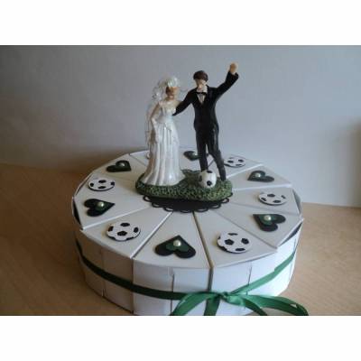 Hochzeitstorte Geldgeschenk zur Hochzeit Fussballtorte Schachteltorte PapiertorteTorte Hochzeitsgeschenk Fussball
