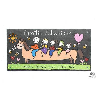Türschild aus Schiefer mit Familie auf Pferd – Personalisiertes Familienschild als Geschenk