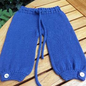 Babyhose, Wolle (Merino), handgestrickt, jeansblau, Gr. 3-6 Mon.