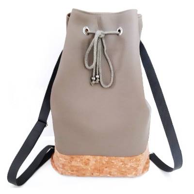 Rucksack & Umhängetasche 3-in-1 aus Kunstleder und Kork – Vielseitig, Stylisch, Praktisch